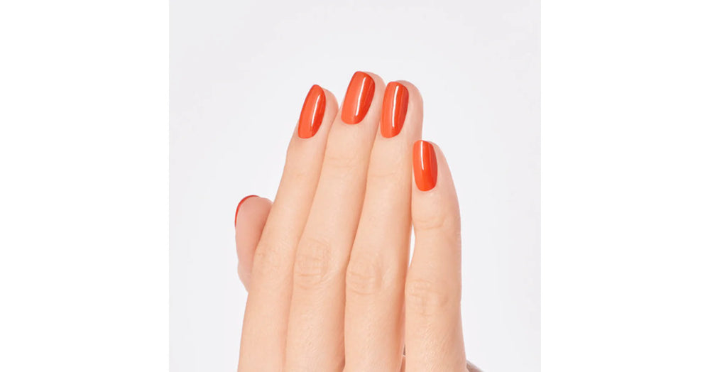 OPI Gel - Suzi Needs A Loch-Smith