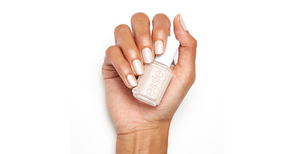 essie color - imported bubbly (13.5ml)